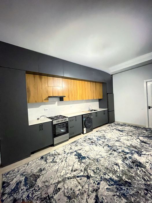 Buyuk Ipak yoli metroga yaqin Box bozor yonida kvartira bor