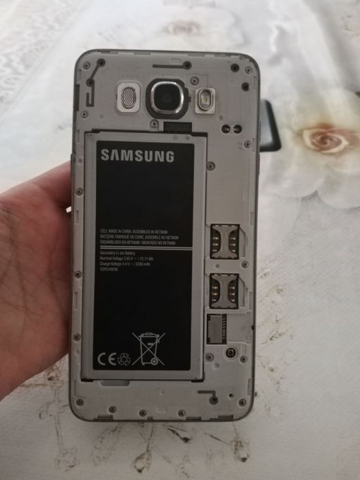 Samsung J7 holati yaxshi