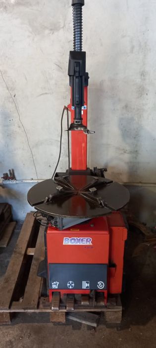 Masini de dejantat anvelope, Hofmann si Boxer