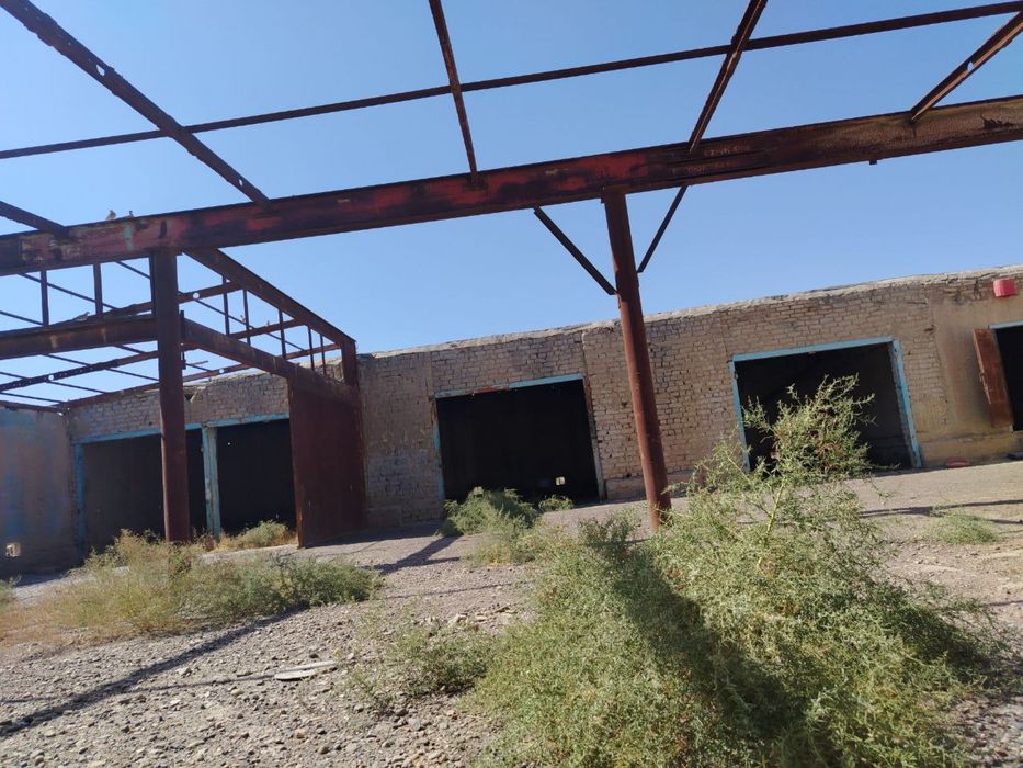 Tinchlik qorg’oni tomonda 7sotix sotiladigan yer bor