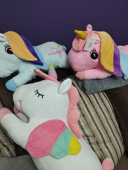 Единорог с пледом, другие игрушки