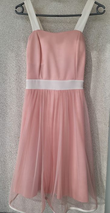 Rochie scurtă roz voal