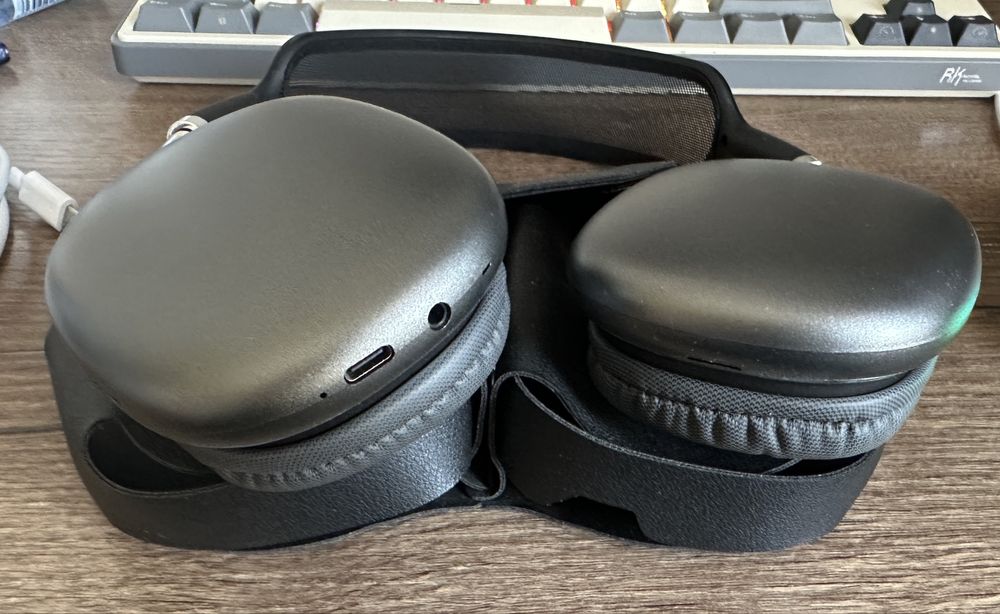 Беспроводные полноразмерные bluetooth наушники с чехлом