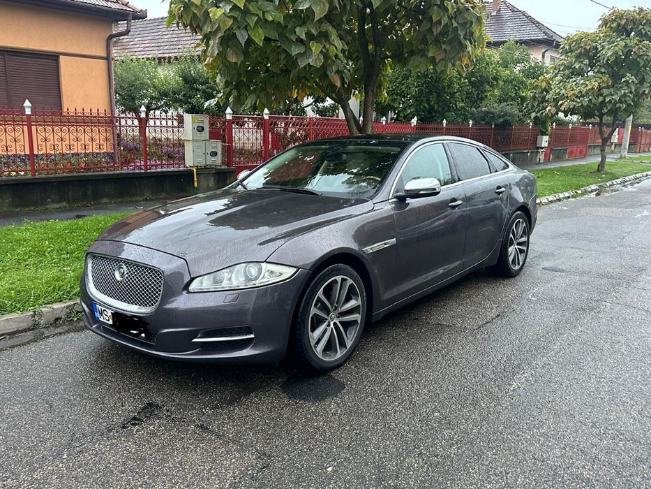 Jaguar XJ 3.0 D Portfolio – 275CP – Full, impecabil, dețin 4 ani