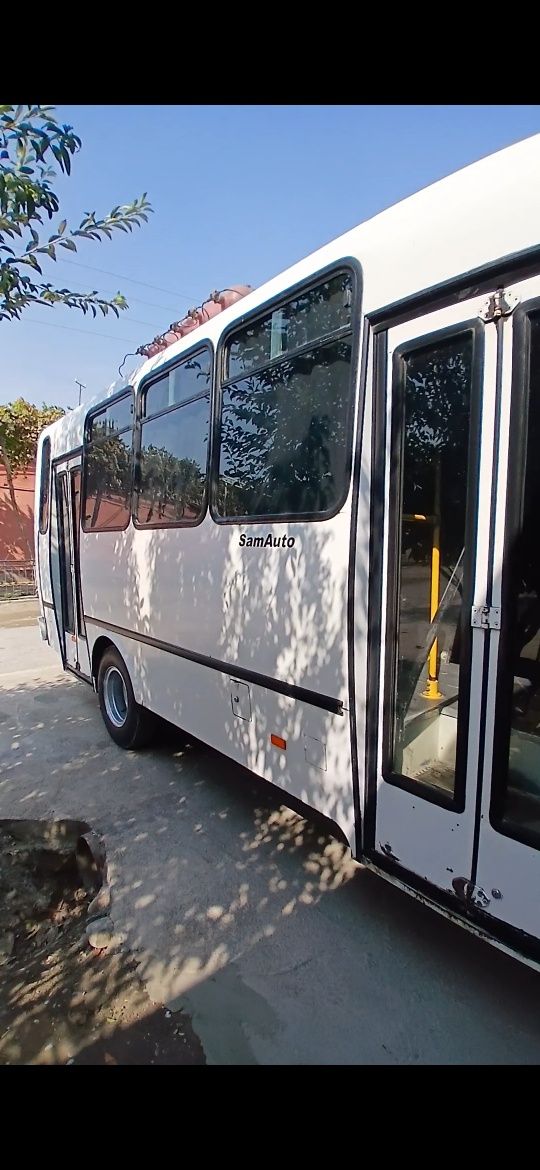 ISUZI Aftobus NP37