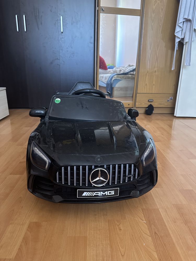 Акумулаторна кола Mercedes AMG