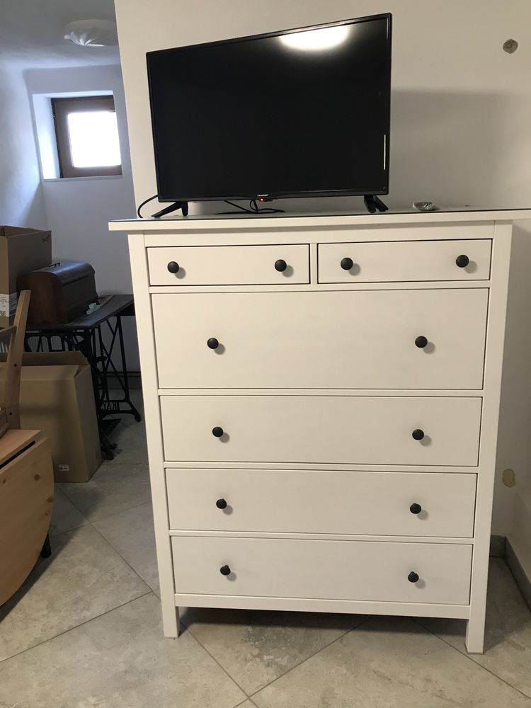 Comoda lemn masiv ikea Hemnes si blat de sticla hemnes