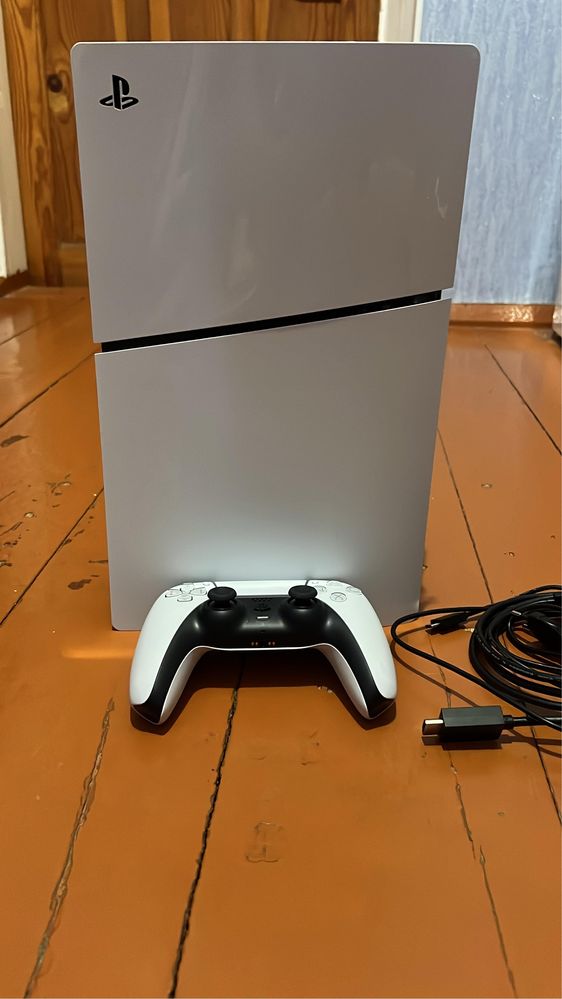 почти новый Playstation 5