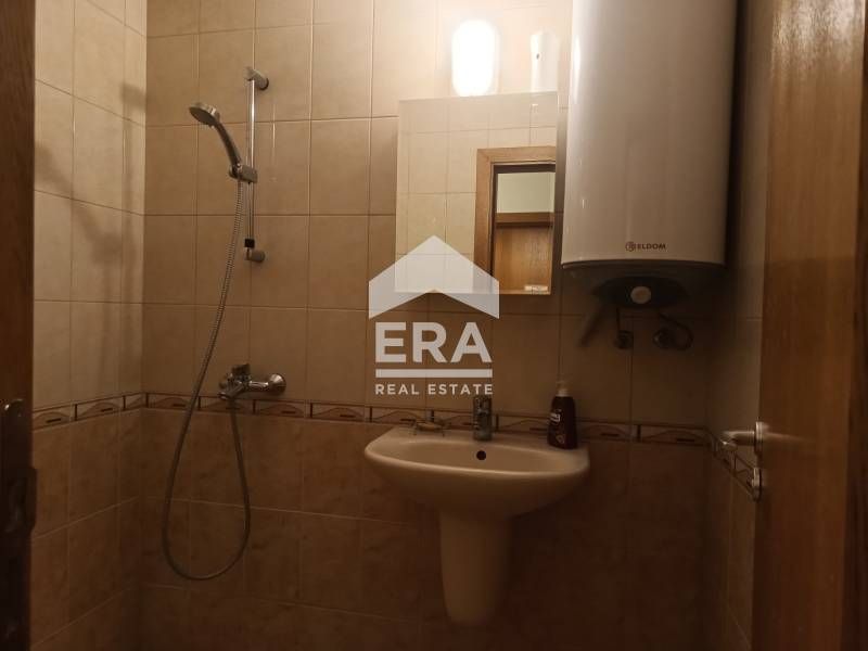 Топ локация! Ексклузивен тристаен имот под наем , Вива Комплекс  в рай