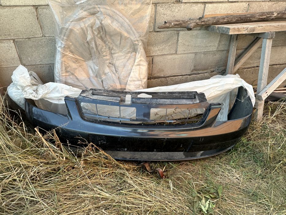 Продам бампер приора 1