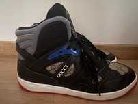 Vand adidasi GUCCI