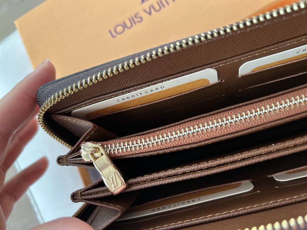 Дамско портмоне Louis Vuitton естествена кожа като ново
