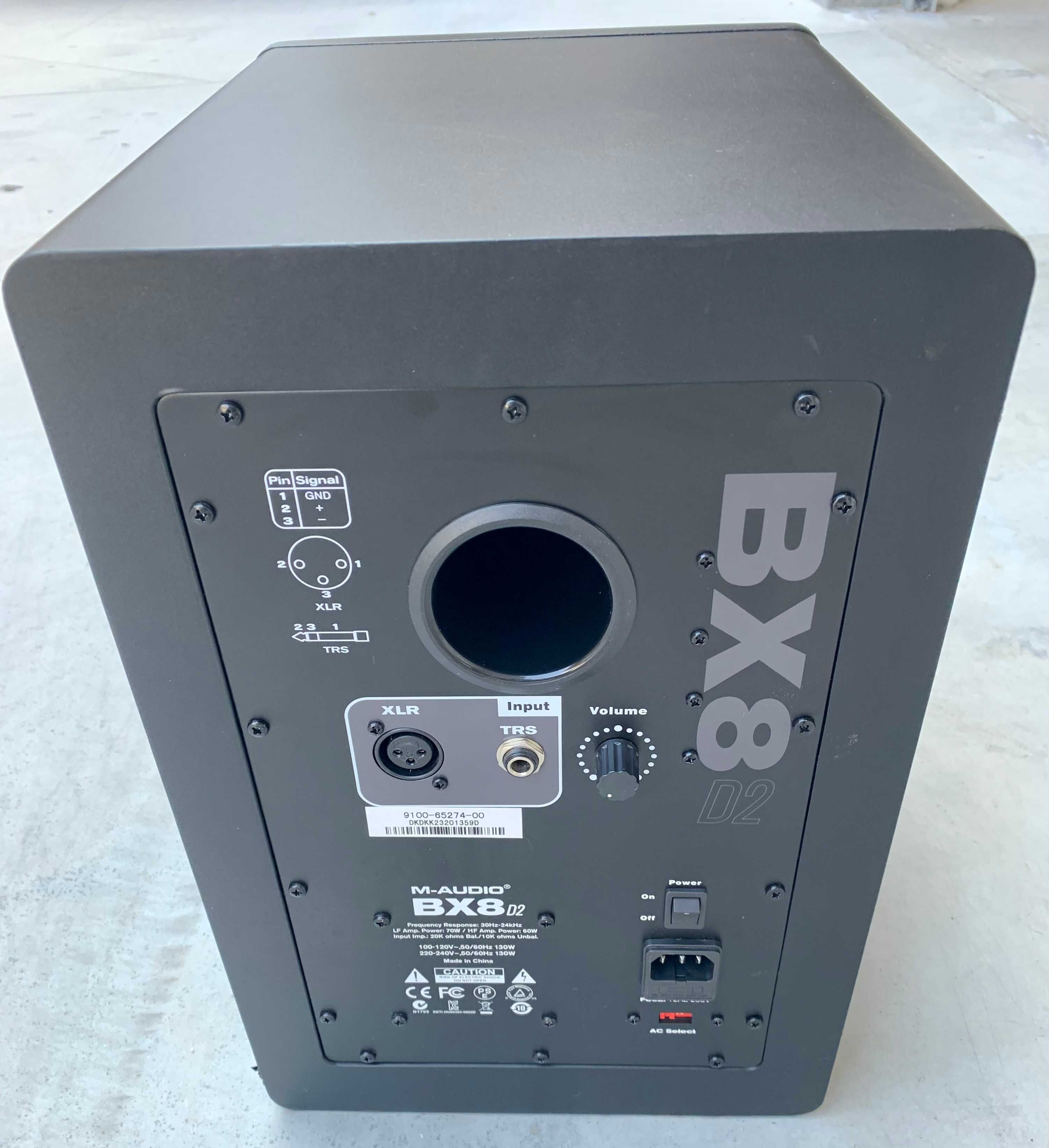 Студиен монитор M Audio BX8 1 бр.