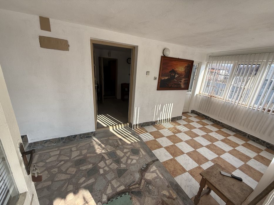 Casa in localitatea Coseiu la strada principala