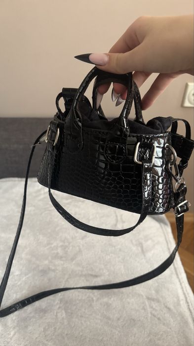 Малка дамска чанта