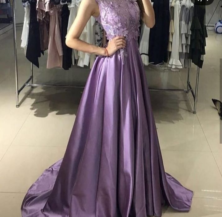 Продаётся платья вечернее