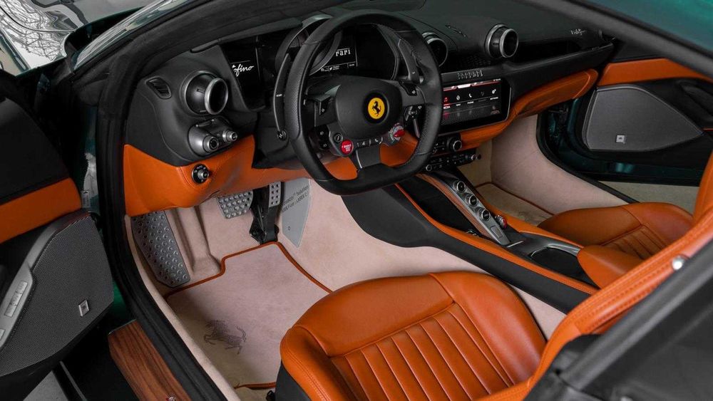 Ferrari Portofino „Tailor Made” Unicat-Interior și Exterior (Leasing)