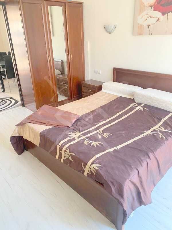 Продава се Двустаен апартамент в к.к. Елените - 60 кв.м за 884 €/кв.м - Снимка #1