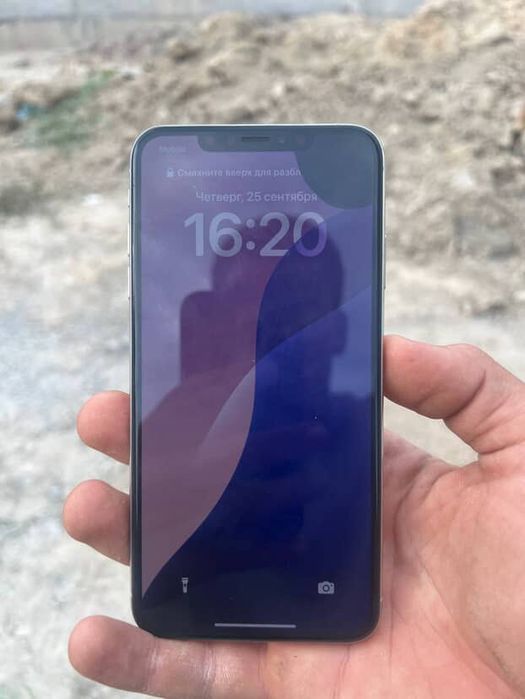 Xs max 256  86 yomkist Aybi yoq Ekranda ozgina Qora joyi bor