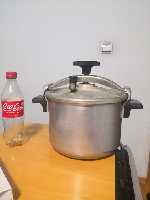 Тенджера под налягане 6л. - Минутка