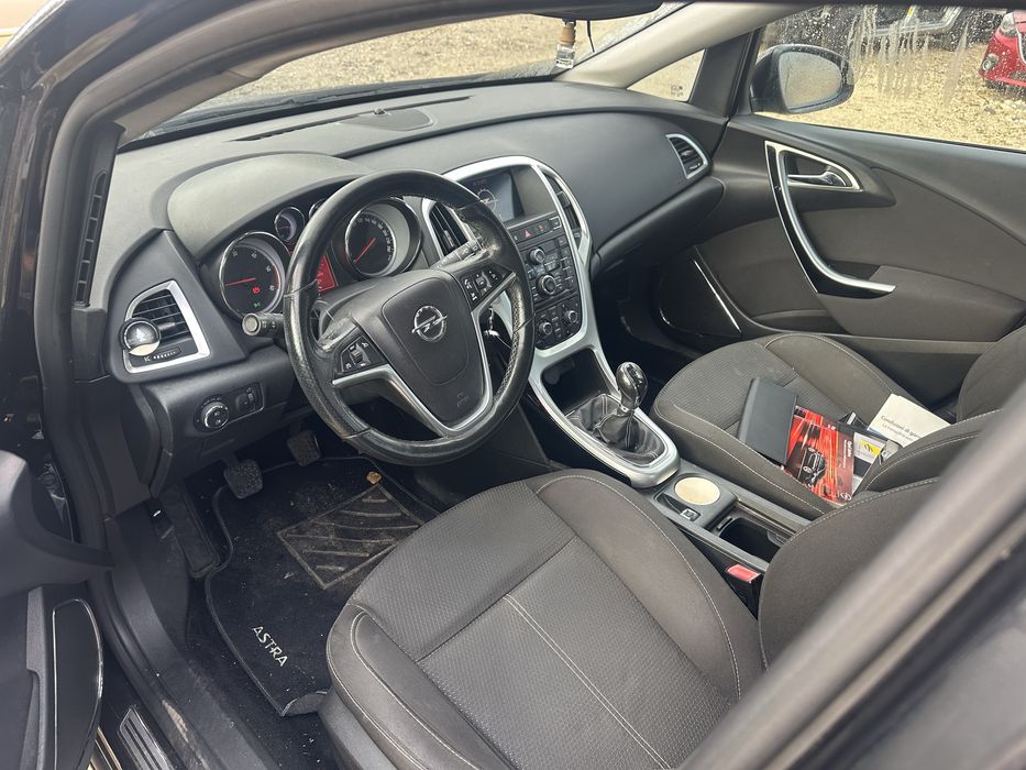 Опер Астра J - Led,Xenon,Navi,2.0cdti- На Части!!!