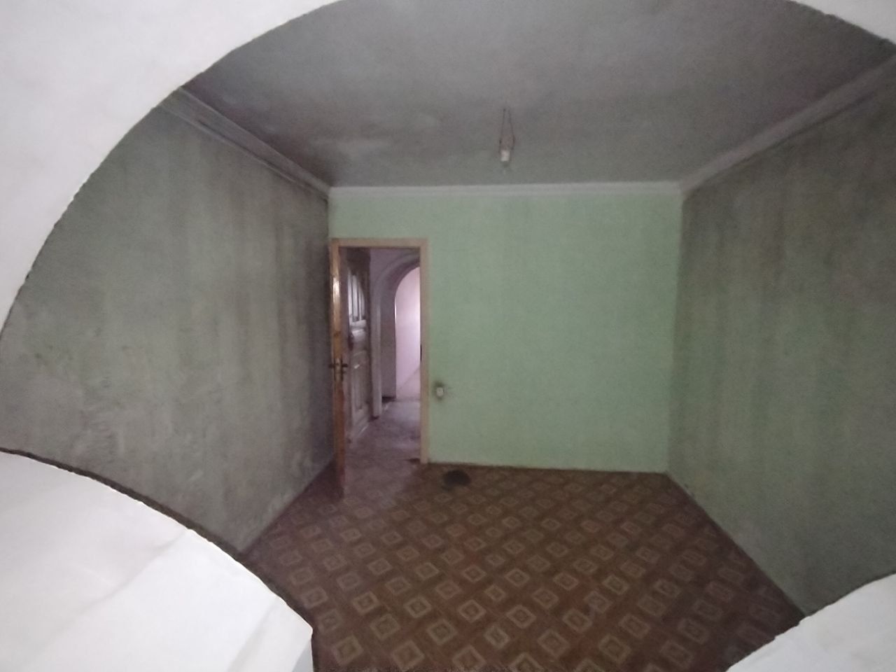 Продается 2 комнатная квартира. Мархабо