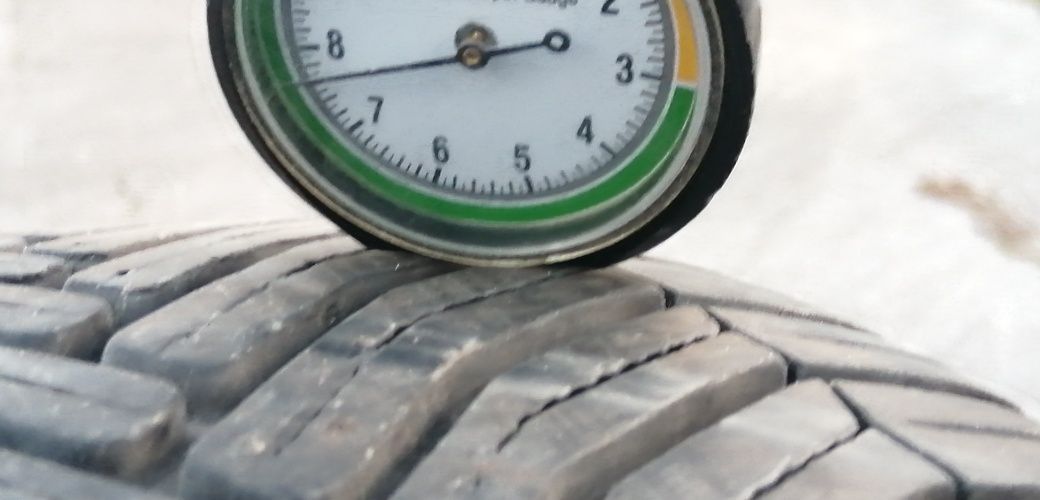 Гуми 205 60 15 Мишелин Michelin
 4 броя
 Може да се плати с Револют  R