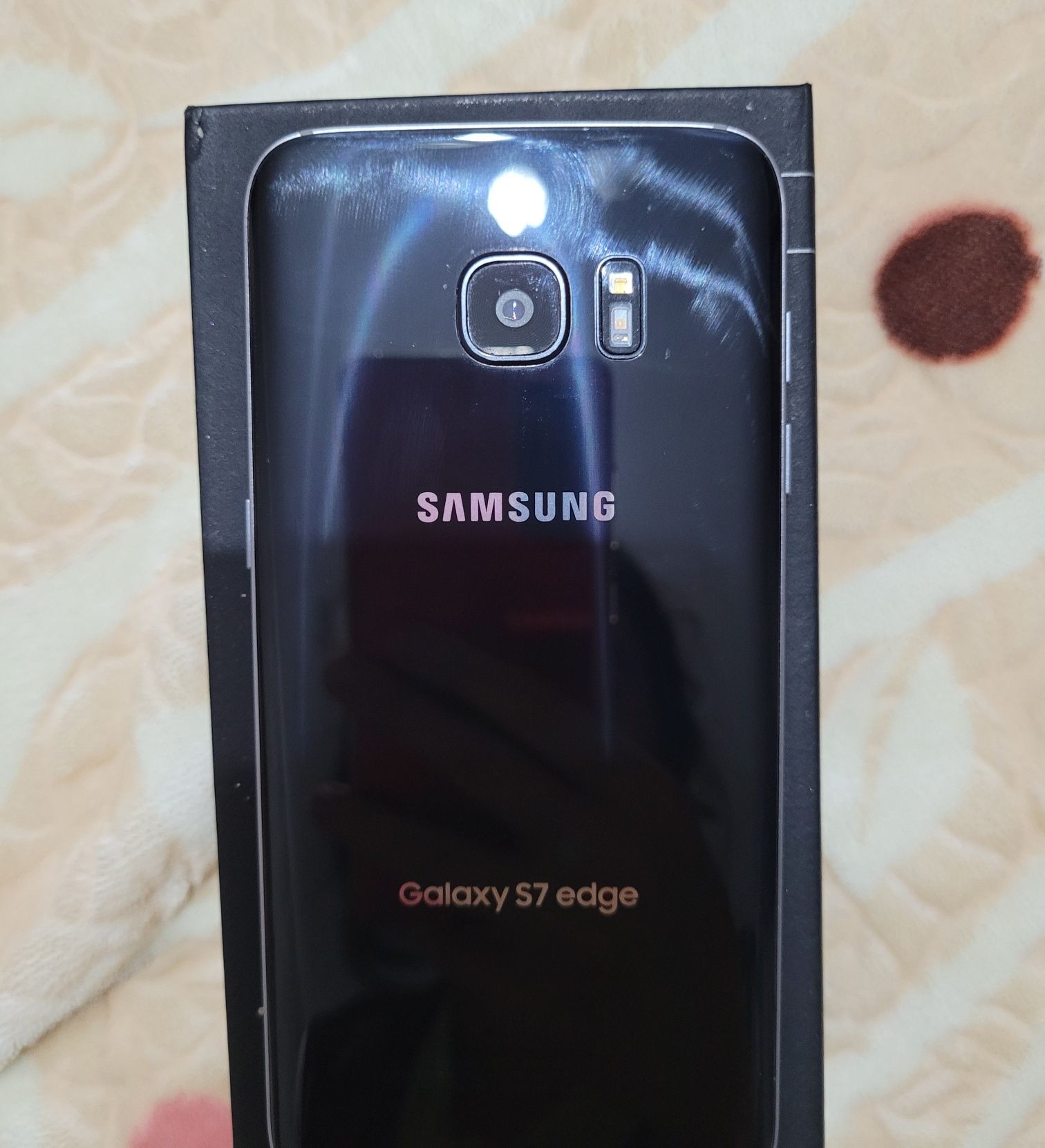 Продаётся телефон Samsung Galaxy s7 edge