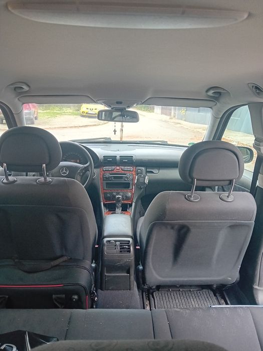 Vând Mercedes-Benz C220