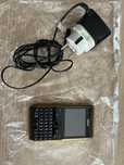 Продавам Nokia Asha 210 с оригинално зарядно