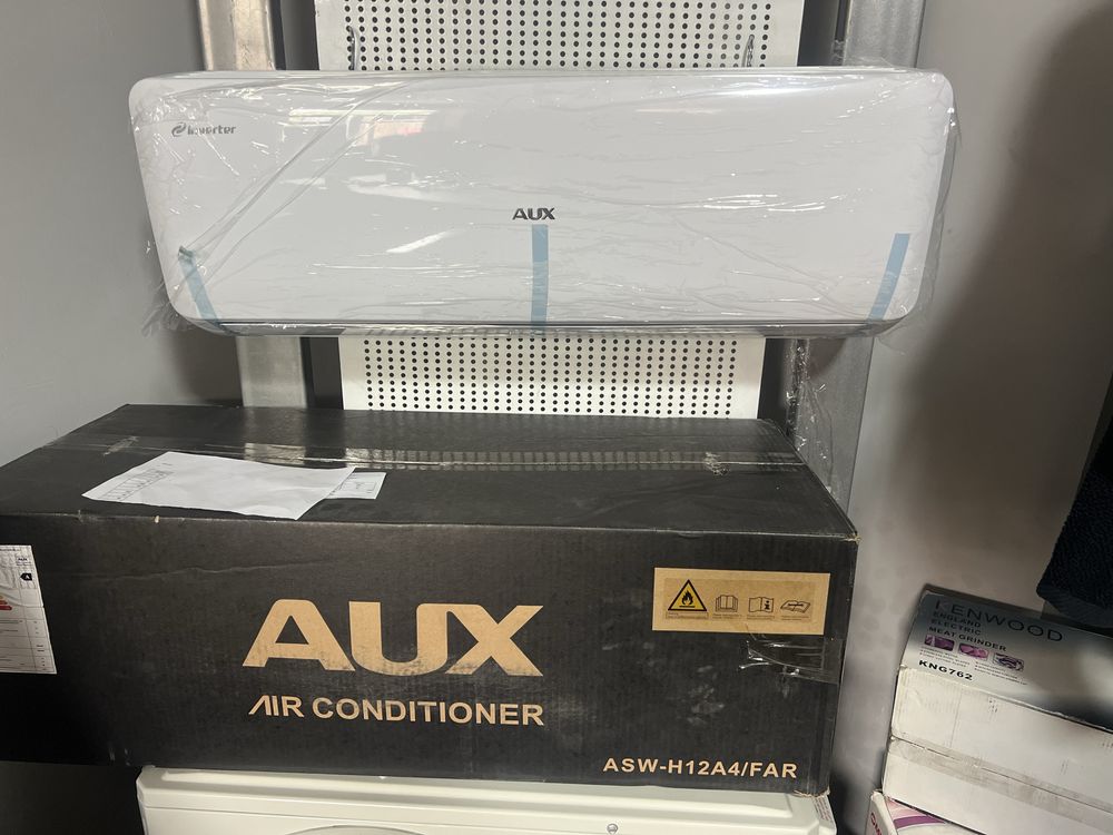 AUX 12 Far invertor