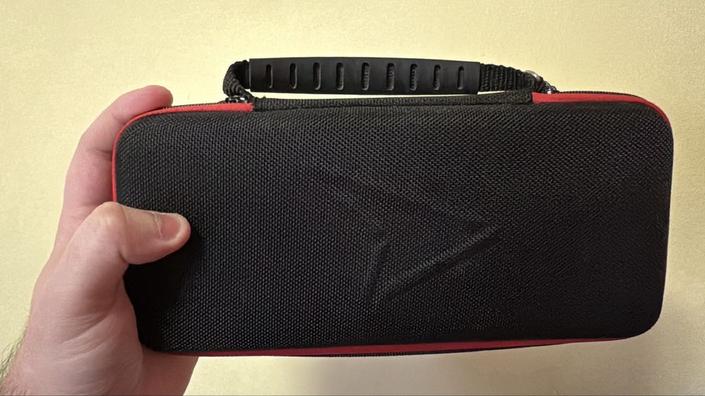 Nintendo switch cu toate accesoriile + Controller pro + Card de 64 gb.