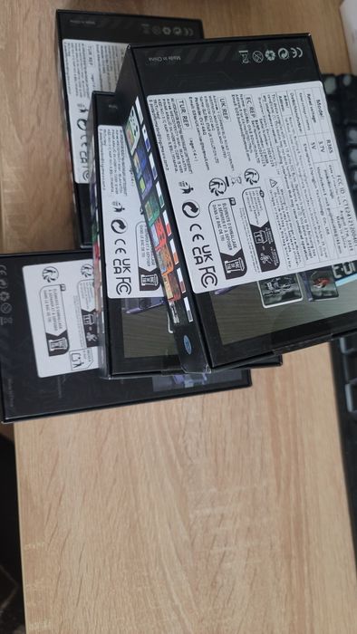 Преносима ретро игра конзола със над 15000 игри!