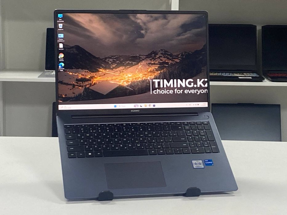 Офисный ноутбук Huawei MCLF-X - Core i5-12450H/16GB/SSD 512GB/UHD