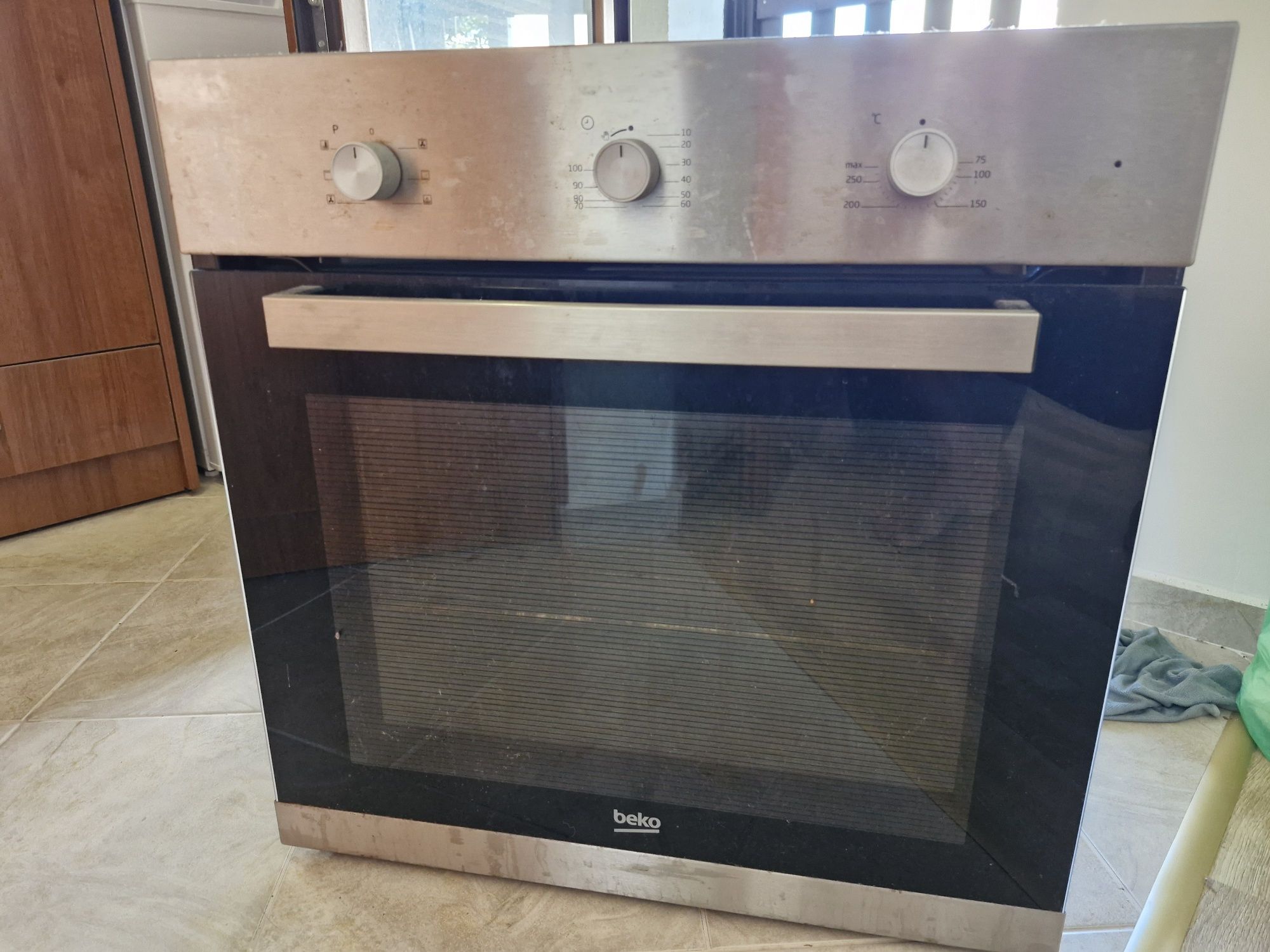 Фурна за вграждане Beko