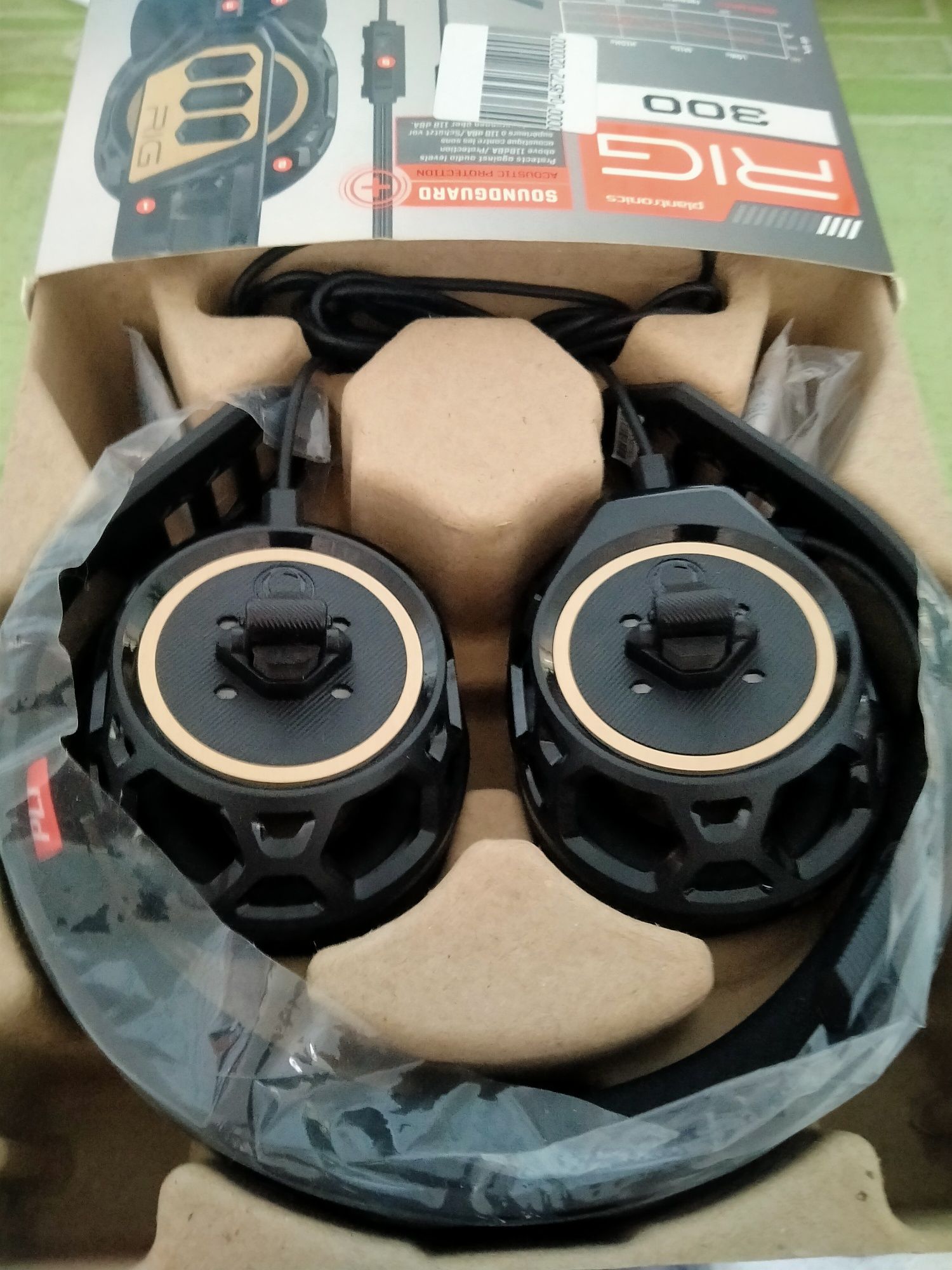 Гарнитура Plantronics RIG 300, Black