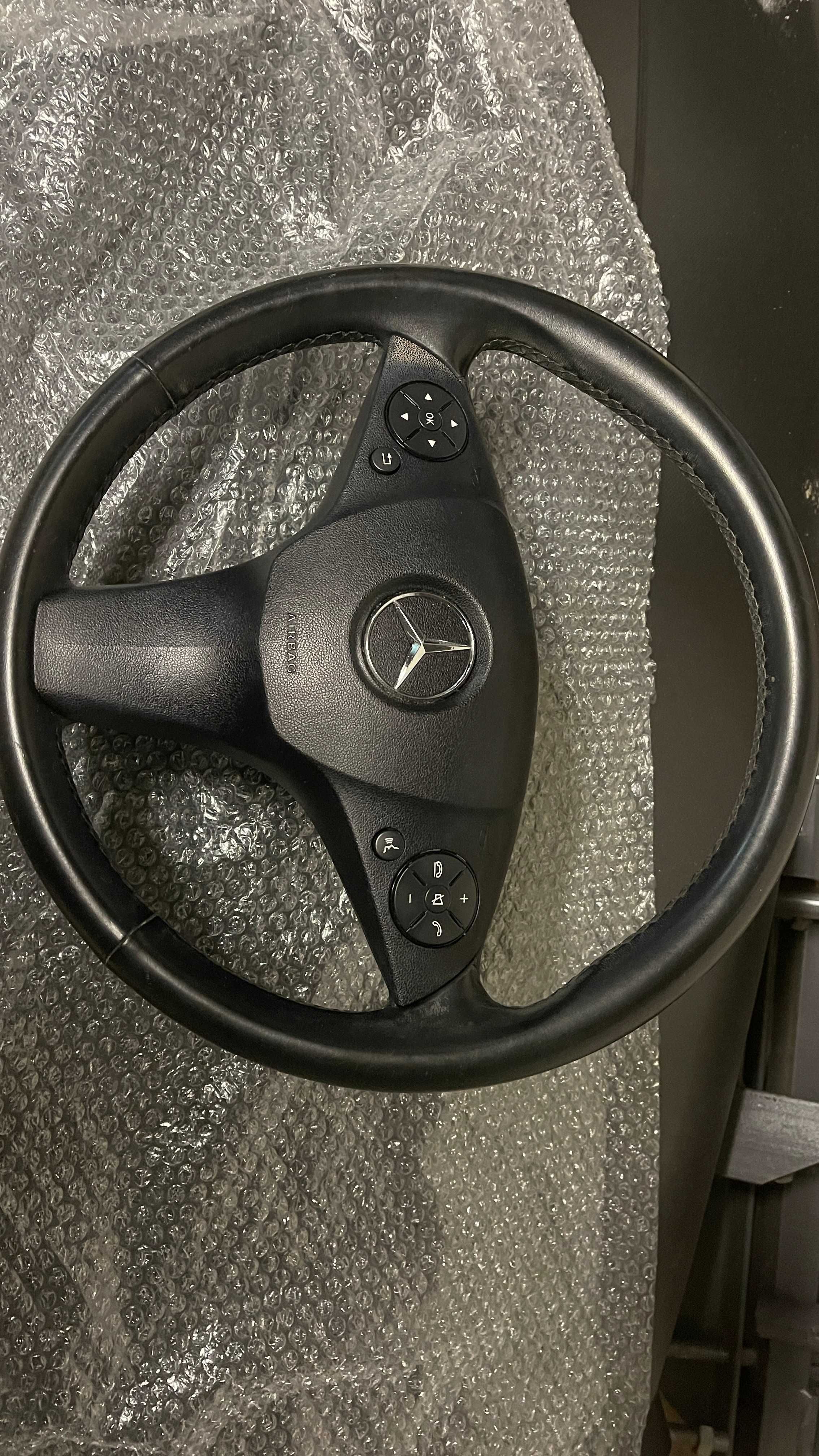 Продавам спортен волан за Мерцедес/Steering wheel Mercedes
