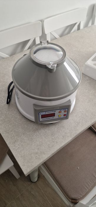Centrifuga Clinica Digitala XC-2000 : viteza pina la 4,000 rpm ( pt PR