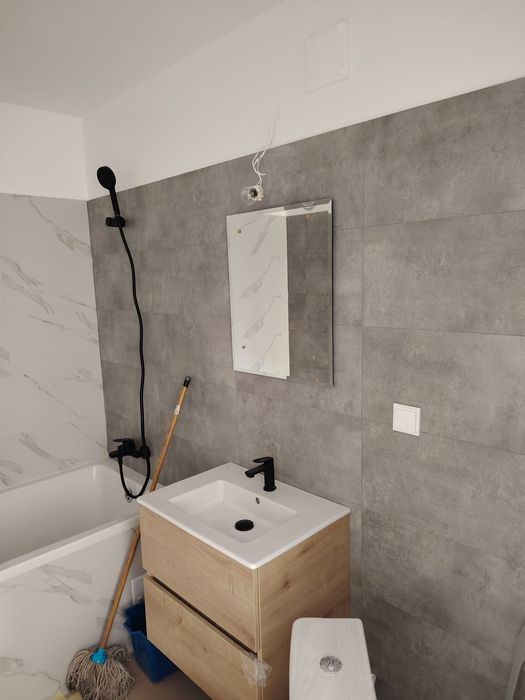 Set mobilier+lavoar , baterie lavoar,  vas+rezervor WC si baterie cada