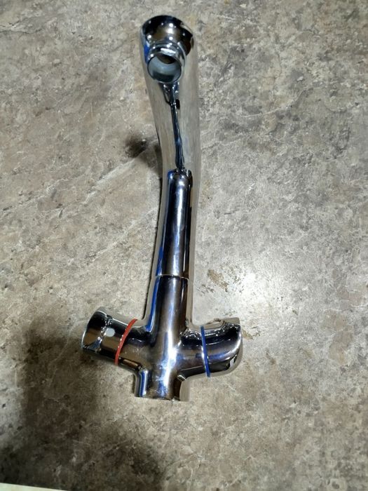 Смеситель Vaux для дома