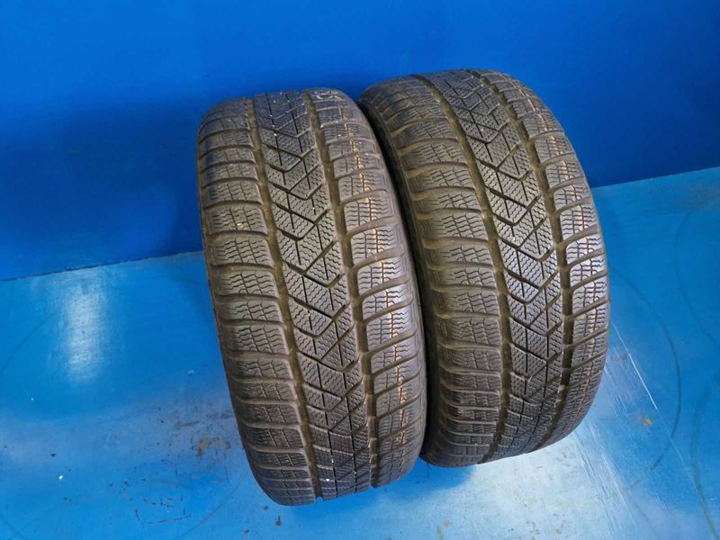2 Pirelli R18 225/40 Anvelope de iarnă DOT2817