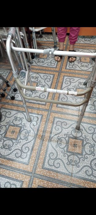 Продам новые ходунки,