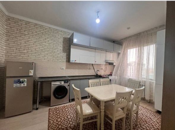 Uy sotiladi 9 hudud 16 etajka 15 etaj