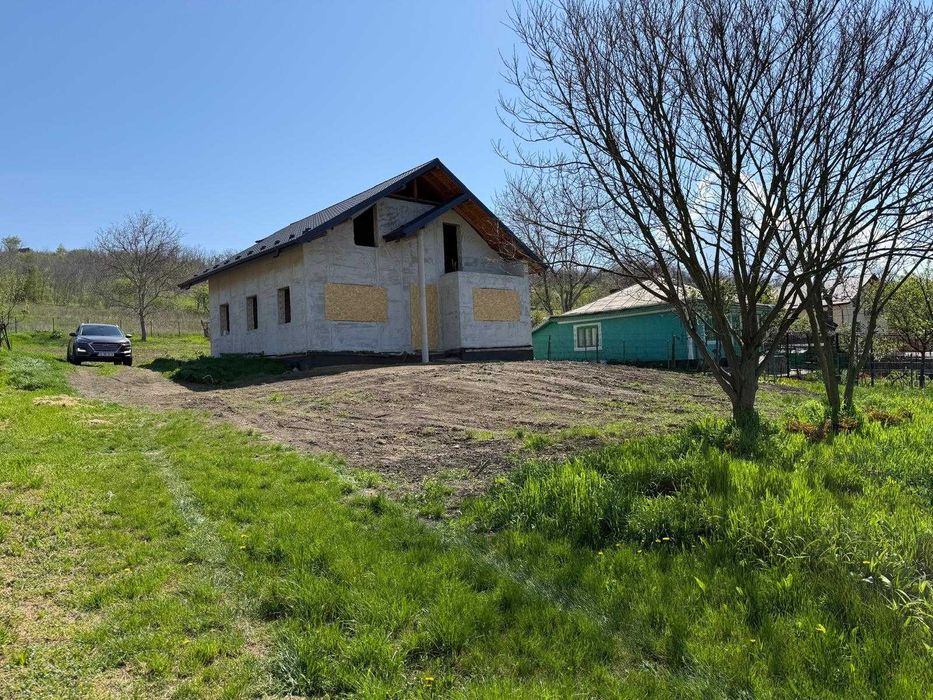 Casă la roșu + teren de 1450 mp în Rediu, Iași