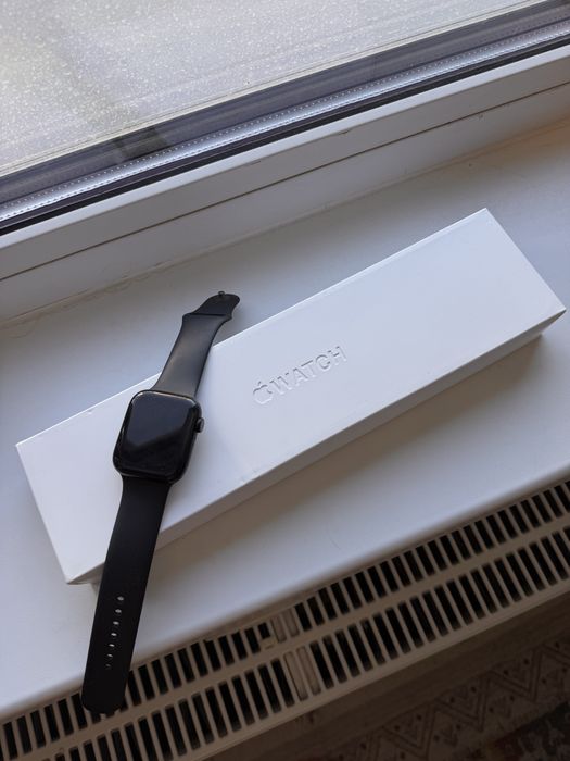 Apple Watch Series 7, black