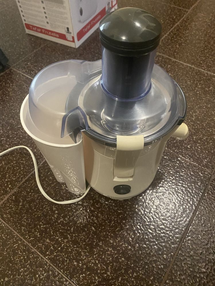 Електрическа сокоизтисквачка Tefal Frutelia