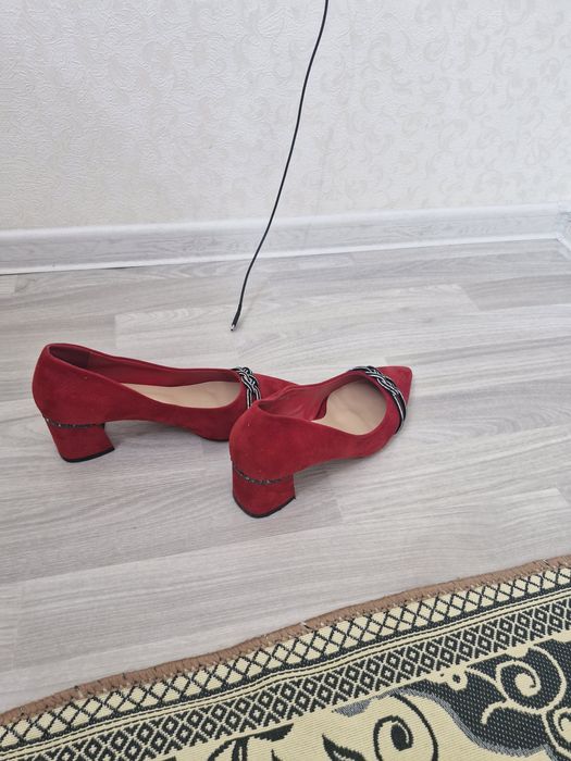 Туфли женская ,красная