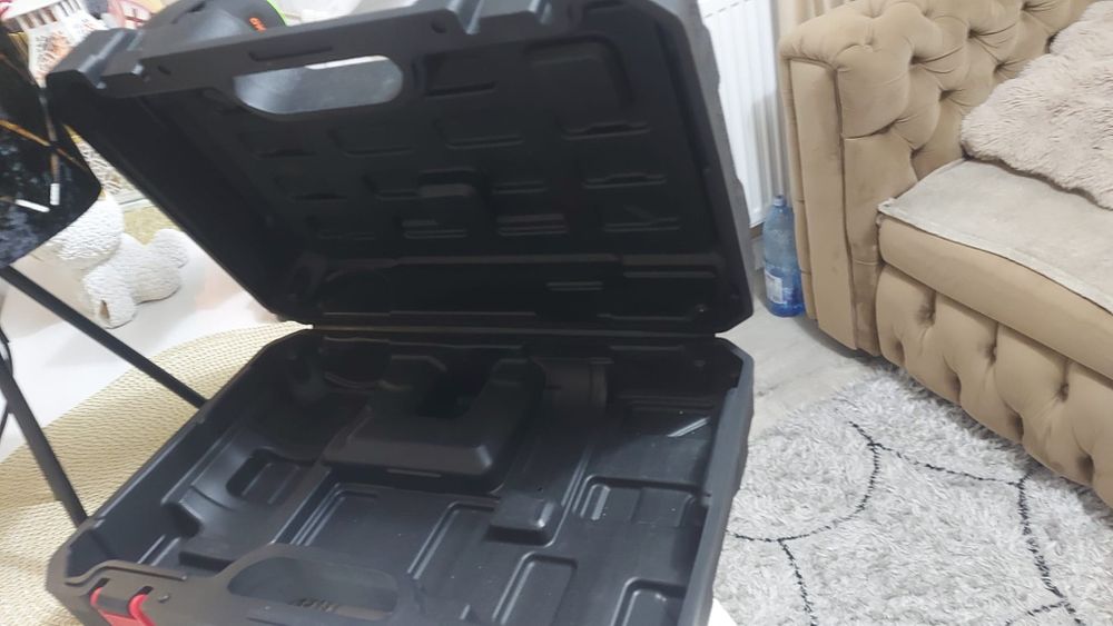 Vand suflanta foarte puternica cu 2 bateri