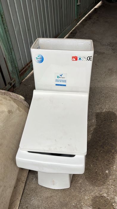 Унитаз  в хорошем состоянии