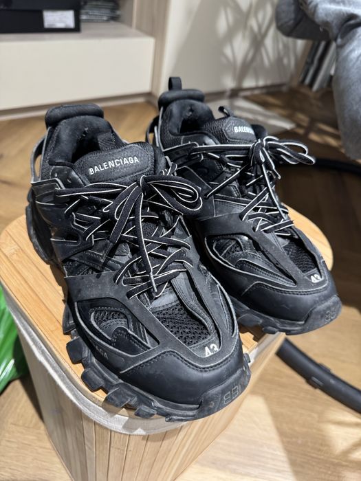 Balenciaga track 43